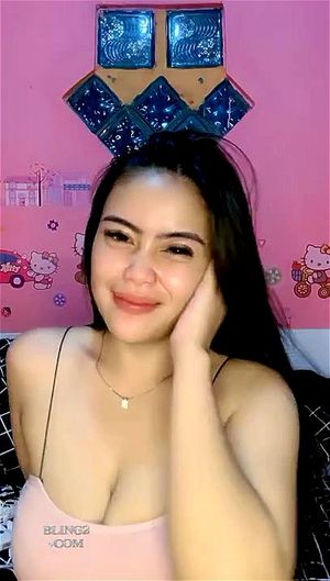 一个充满激情与诱惑的成人场景，展现了成年人之间的亲密互动。
