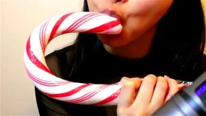 ASMR 唇部：舔舐大号糖果棒