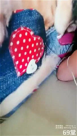 亚洲男性与年轻白人女性的激情邂逅