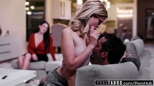 Pure Taboo 虚拟助理安吉拉·怀特诱惑夫妇共赴云雨