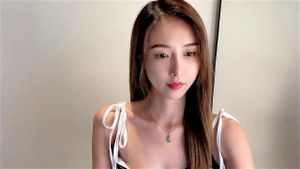 她真是个美女。4