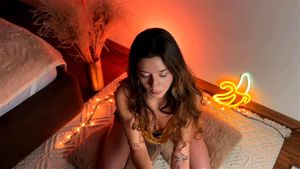 ASMR JOI * 迷人性感黑发快速而激进的麦克风抽动你的鸡巴 * 艾米·黑兹