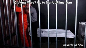 与 Max Sexstache 和 Enrique Yohel 一起为 ManUpFilms 入狱