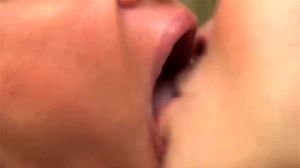 巴西女同性恋近距离亲吻