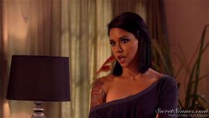 SweetSinner - Dana Vespoli（我敢挑战你！） - 体验一场充满诱惑与激情的冒险，Dana Vespoli 带来一场大胆的成人表演，探索欲望与支配的游戏。这部影片以成人的视角呈现，结合热门成人关键词，如诱惑、激情和支配，适合喜欢成熟、性感内容的观众。准备好迎接一场感官盛宴，沉浸在成人的世界里，享受独特的视觉体验。