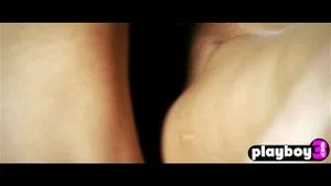 苗条的统治女人被弱者大鸡巴性交