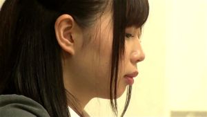 日本年轻女学生