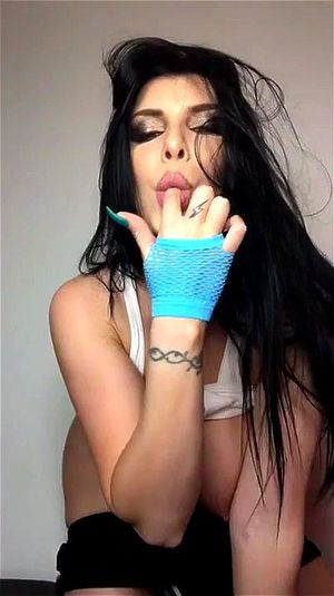 Romi Rain，一位魅力四射的成人影星，以其大胆的风格和迷人的表演而闻名。她的作品充满激情与力量，吸引着全球观众。探索她的精彩作品，享受视觉与感官的极致体验。