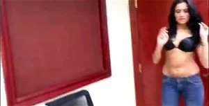 毫无羞耻的裸体女孩无所不用其极，让男人射精很多。第43章