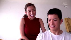 丈夫整天外出工作，妻子与邻居发生了一段激情邂逅