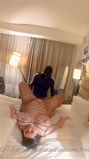 娜塔莎·克朗口交