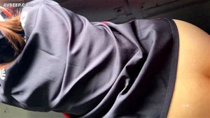 【经常光顾成功搭讪】工作中以检查为名将穿着制服的女性叫到停车场，在户外暴露中站立口交的人很多，站立背后式内射★有评论特典★《偏好丰满/无修正/微胖》