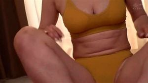 HODV-21801 我无法忍受已婚女性的丰满臀部，这让我兴奋不已，难以自控。穗香若宫