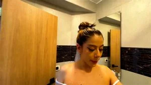 准备洗澡，拍几张照片，然后下水