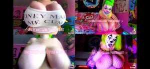 好男孩们为妈妈的奶子痴迷