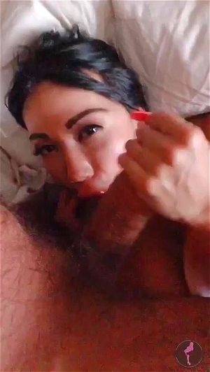 艾娃·迪瓦恩的沉浸式视角，充满挑逗的对话