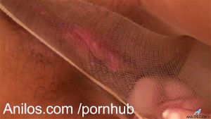 热辣年轻熟女的首次色情视频