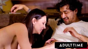 Adult Time - 继母RayVeness抓住继子在画她并激烈地与他做爱以达到射精！
