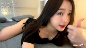 猫咪姿态 #3 火辣韩国模特