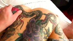 Manuel Ferrara - Joanna Angel 有一张下流的嘴和一个塞满鸡巴的屁股