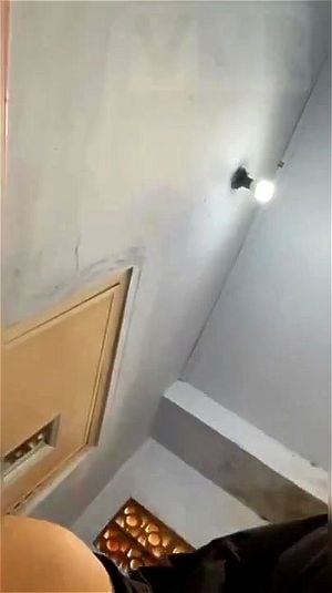 调皮的头巾美臀