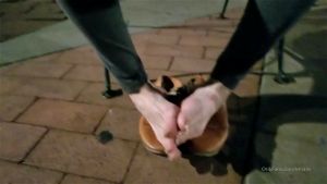 性感足部视频，展现成熟女性的足部魅力与足控诱惑，满足足部爱好者的幻想。