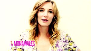 Mona Wales - 女同性恋手淫指导