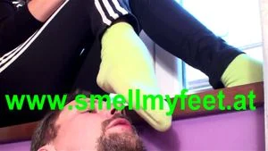 闻闻我臭袜子的奴隶