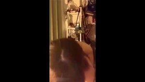卧室里的亚洲性爱