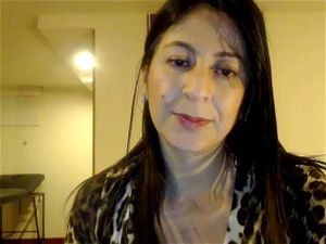 这位丰满的性感尤物来自波哥大，她是一位充满魅力的成人女星。