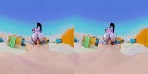 《守望先锋》黑百合VR体验：沉浸式第一人称视角，感受这位致命狙击手的魅力和力量。在虚拟现实中，体验她精准的射击技巧和独特的气质，适合喜欢动作和科幻主题的成人观众。探索游戏角色的深度互动，带来刺激的视觉享受。