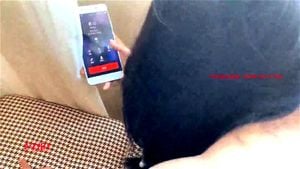 边跟老公打电话边做爱
