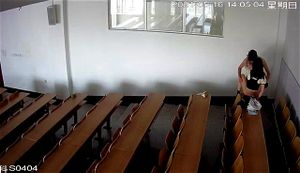 大学情侣在教室激情性爱
