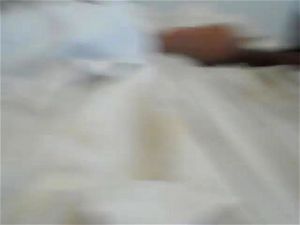 亚洲熟女与巨根黑人的激情碰撞