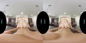 Spencer Bradley VR 3：沉浸式虚拟现实体验，展现成年人的激情与魅力。