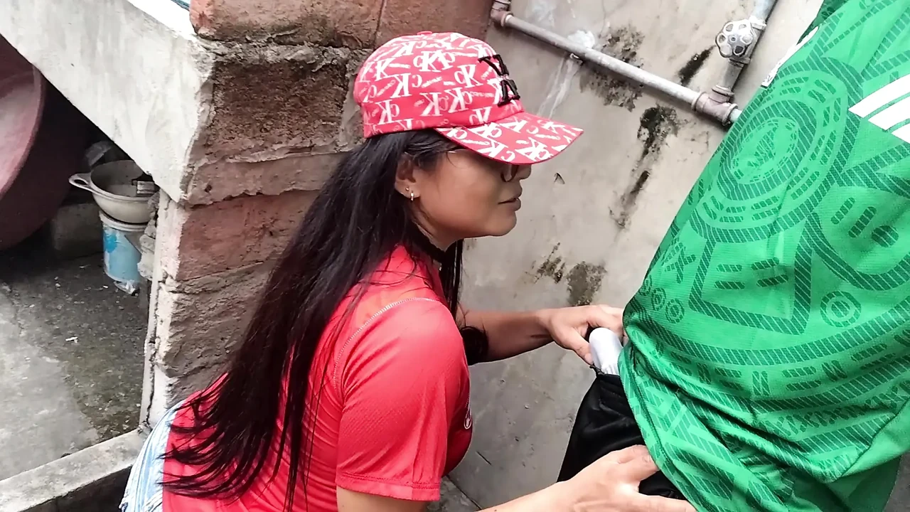 墨西哥万岁！！这就是我在家里操了一个美丽的加拿大女人的方式。她在家里修理。