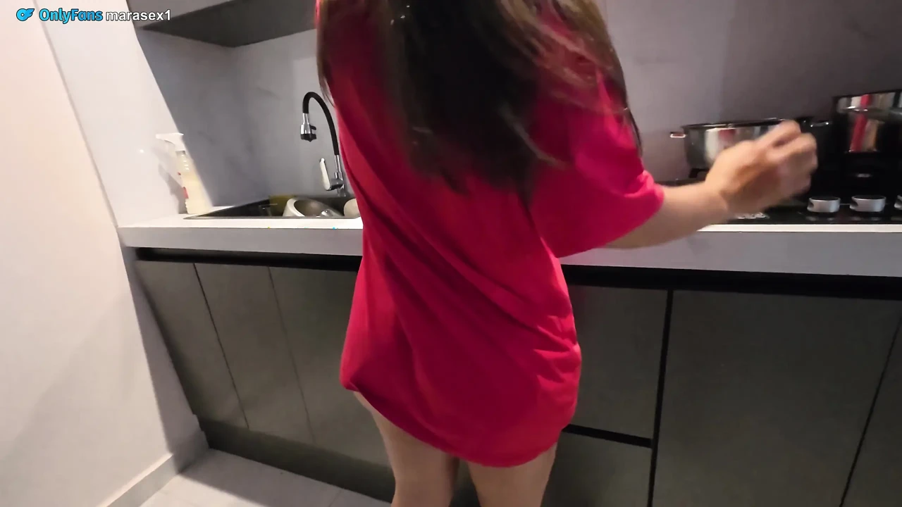 我的室友想穿我的衣服, 我想把它们装满奶油