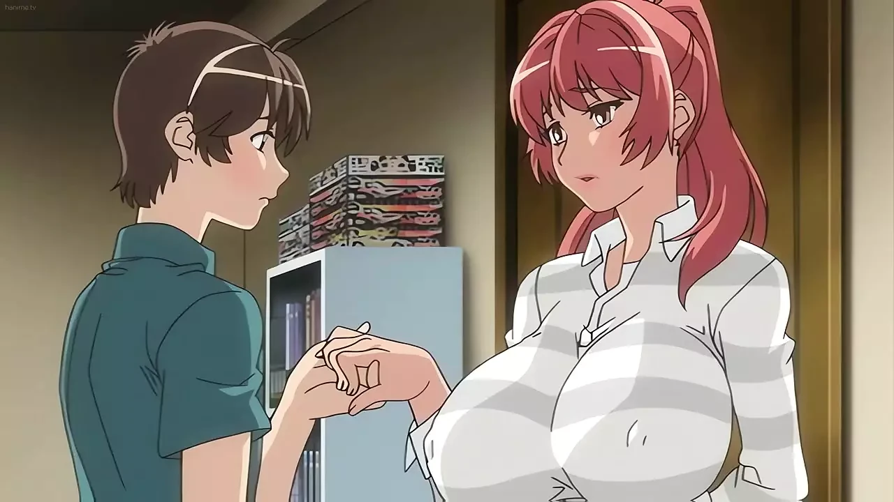 三个女大学生想要在清洁期间与她的朋友发生性关系