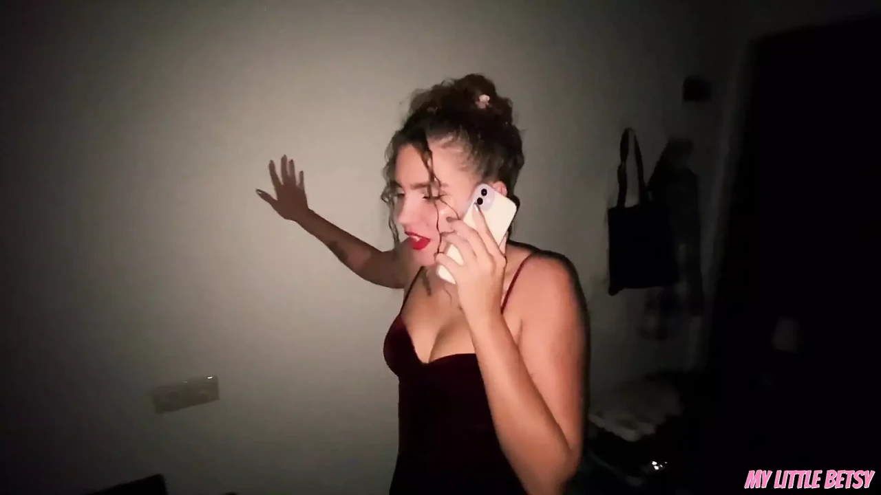 性感的室友喜欢我操她并在她嘴里射精 - 吞下我所有的精液