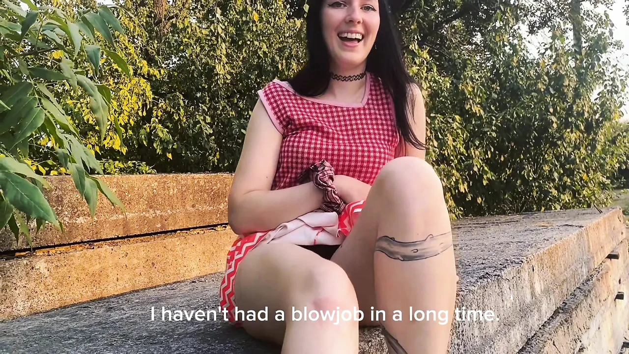 Picked Up a Cute Stranger for Outdoor Blowjob & Huge Facial Load