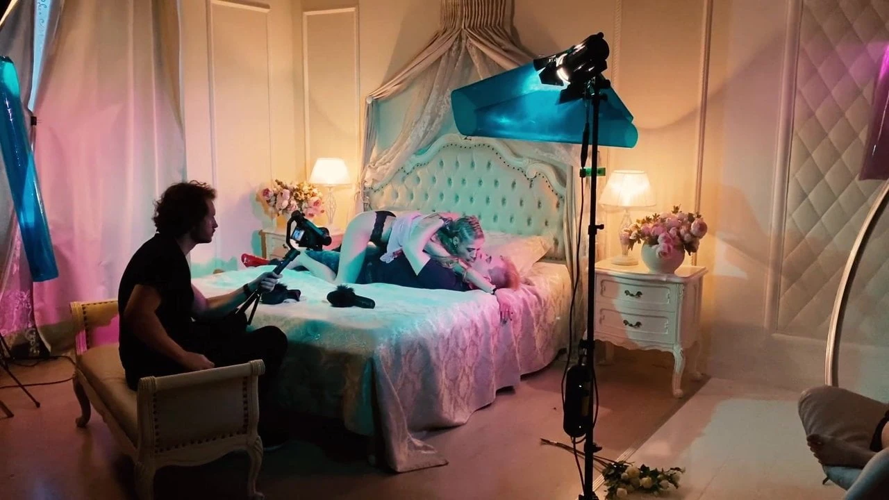 Alex Angel壮举。 Lady Gala - 性爱机器2（剧集）