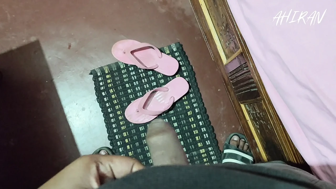 德西村哥大屁股和阴户与她的男朋友在床上玩。