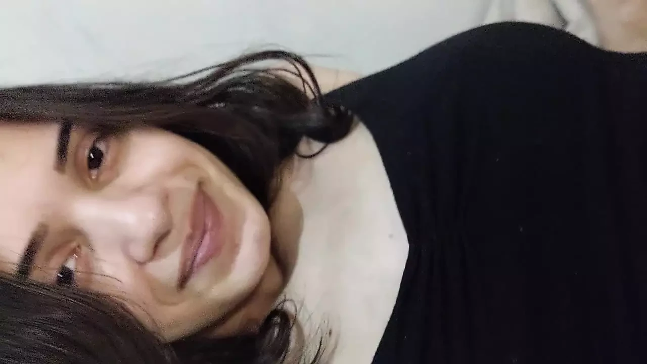 害羞的巴西女孩被主人狠操