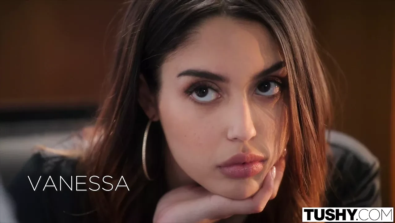 Tushy 痴迷肛交 Vanessa 勾引她的热辣同事Oliver