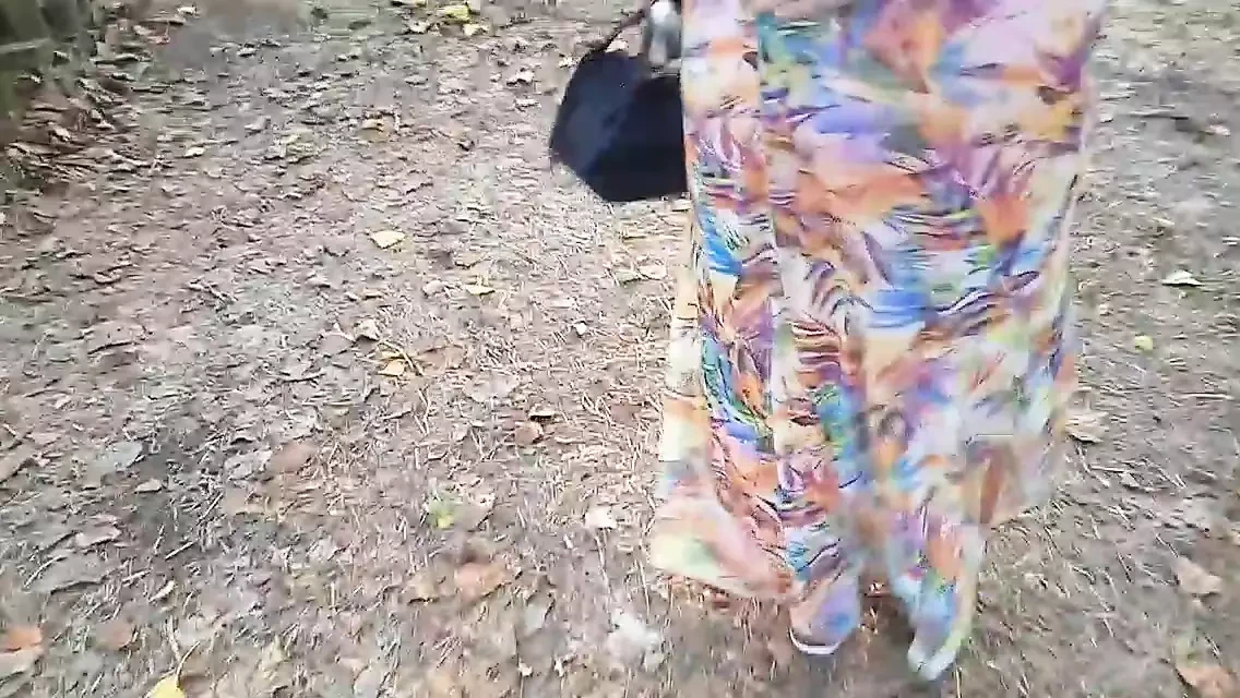 在公园里露出....风险