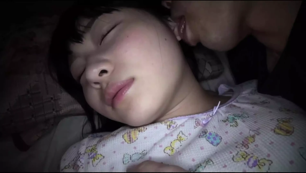 我是她类型的壁橱欣赏者，但她不知道！哈哈（第2部分）