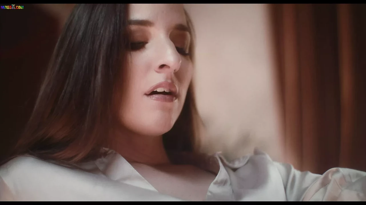 Mixedx - 变态继母Amirah Adara用娇小的Zazie Skymm满足她的性需求