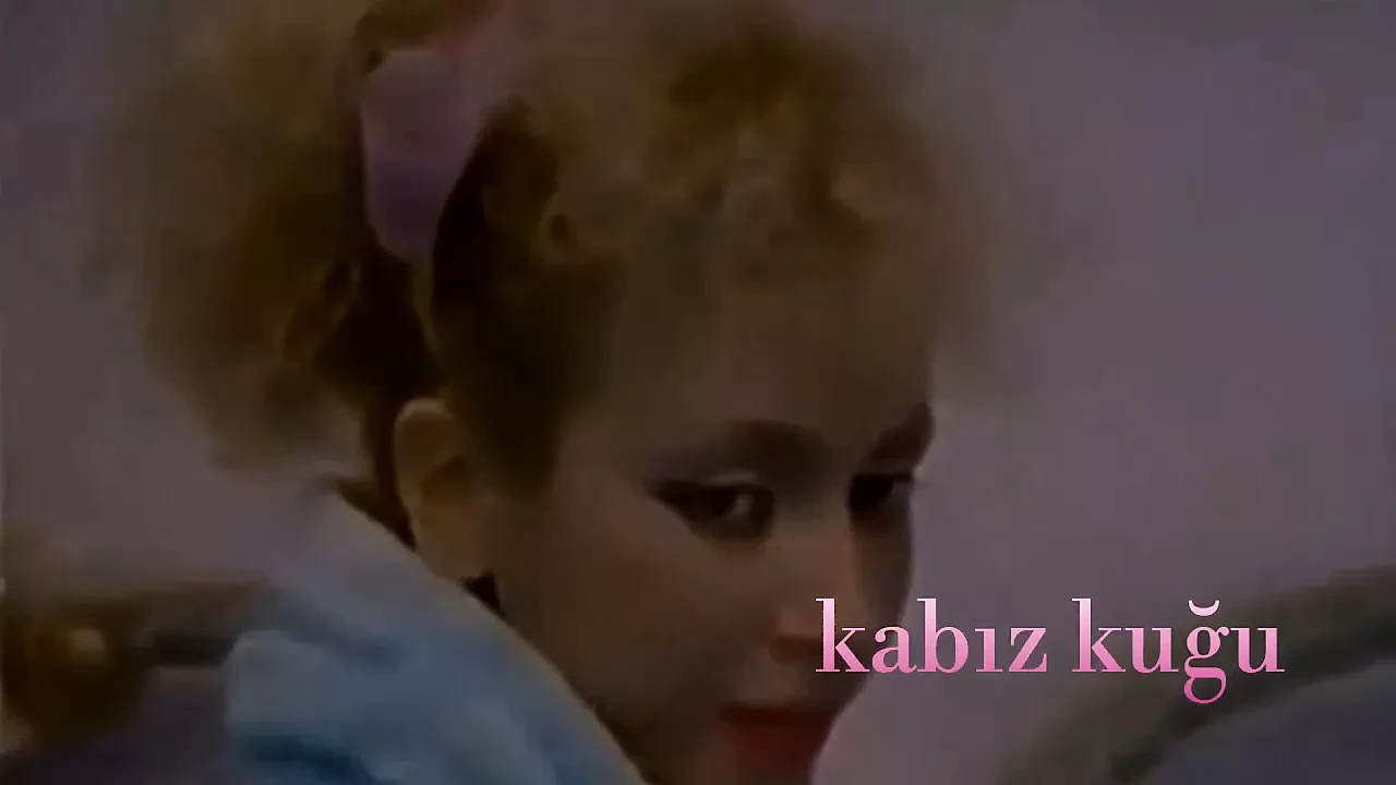 Faruk Peker Yasli Adamin Genc Karisi ile Yiyisiyor Turk Film