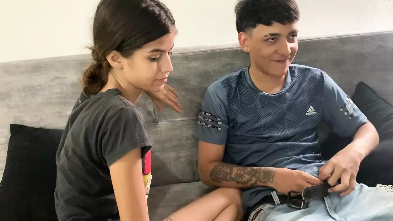 和我的继妹在家玩耍以啪结束