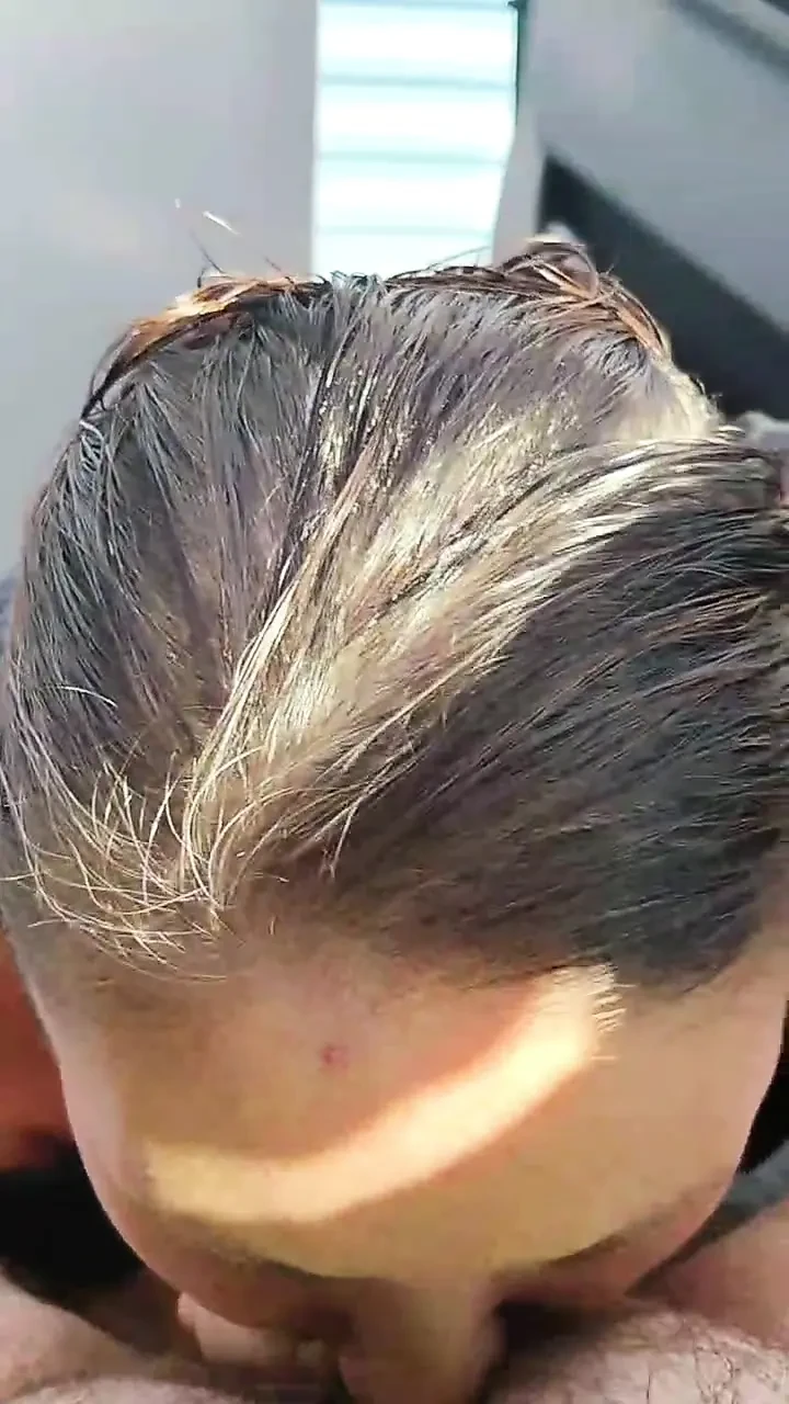 她在存储单元外面吮吸它。她想要的不是我的东西